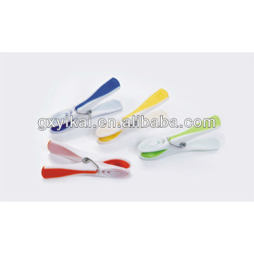 designer plastic pegs for crafts with fashionable